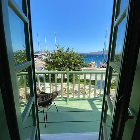 Apartment Mentor Adamantas (Milos)